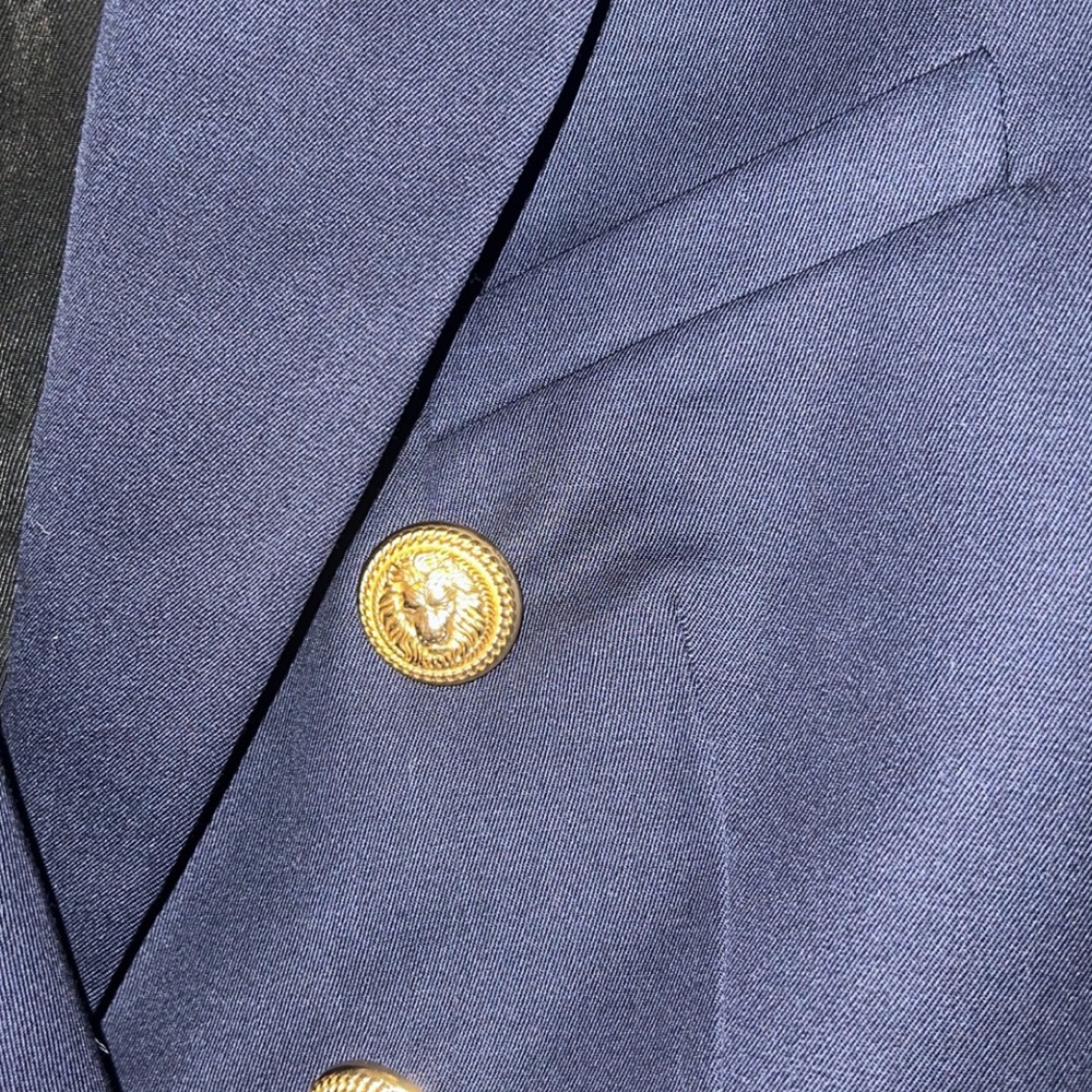 Balmain
Double-Breasted Wool Jacket - Picture 3 of 6